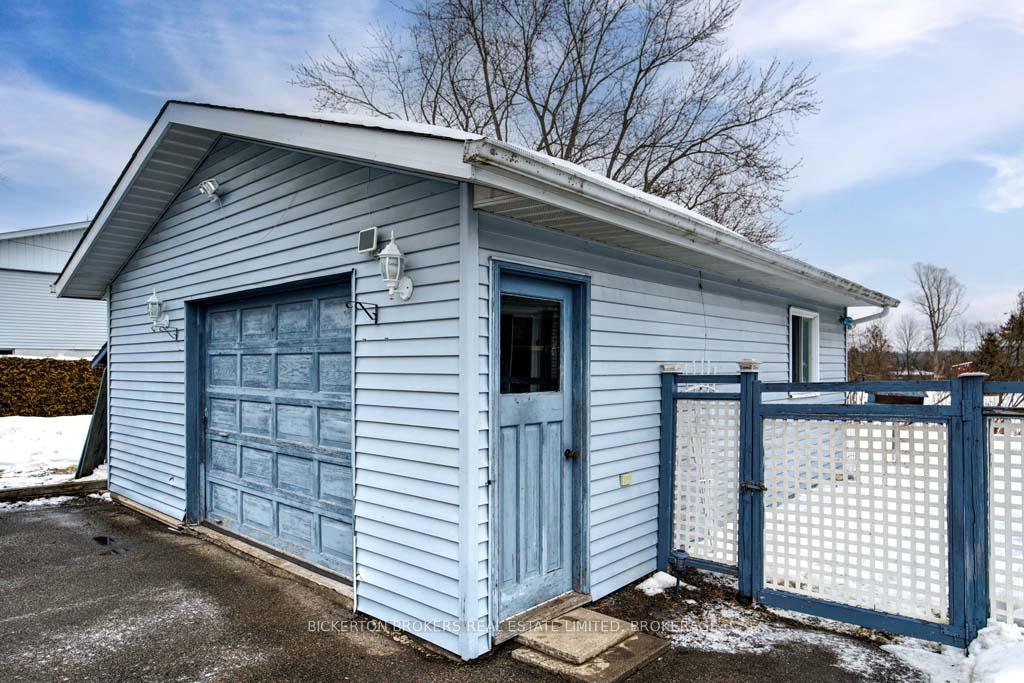 Photo 14 of 11 Ferguson Lane W, Gananoque — HOMEH