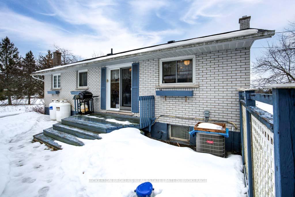 Photo 15 of 11 Ferguson Lane W, Gananoque — HOMEH