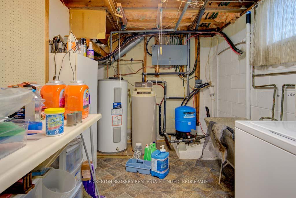 Photo 23 of 11 Ferguson Lane W, Gananoque — HOMEH