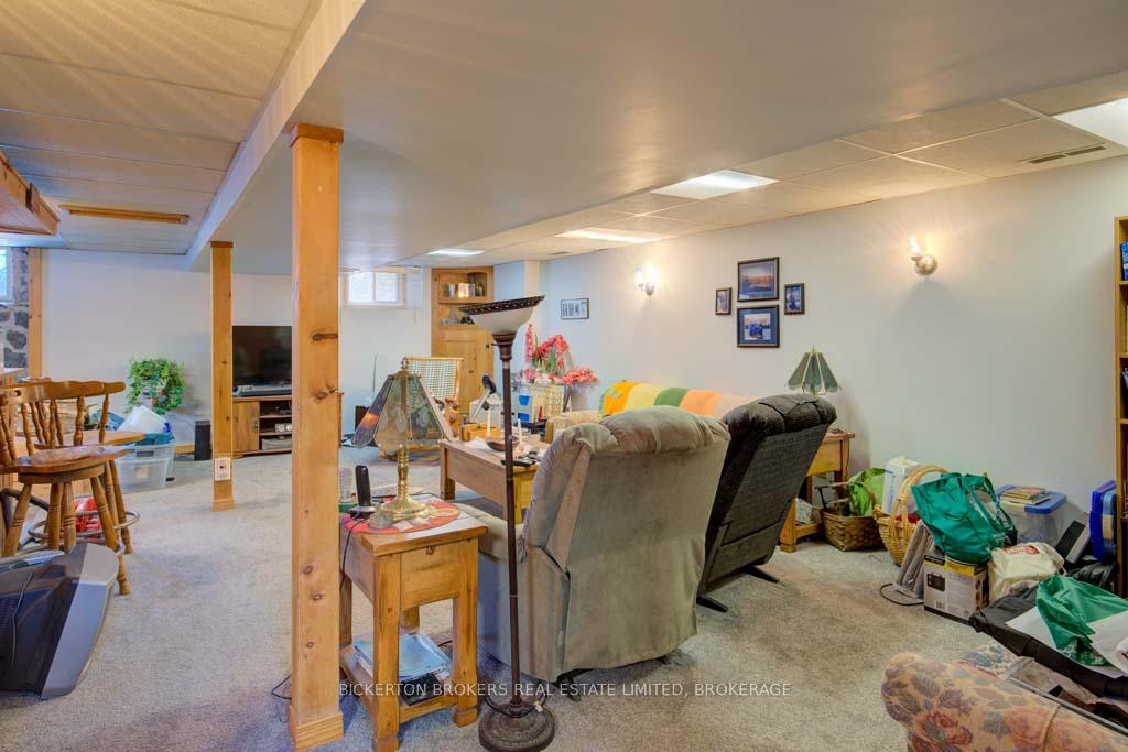 Photo 24 of 11 Ferguson Lane W, Gananoque — HOMEH
