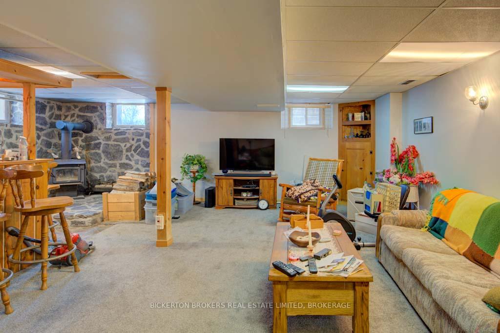 Photo 25 of 11 Ferguson Lane W, Gananoque — HOMEH