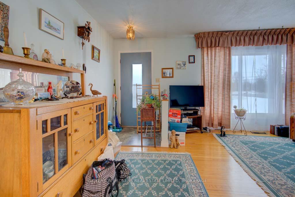 Photo 31 of 11 Ferguson Lane W, Gananoque — HOMEH