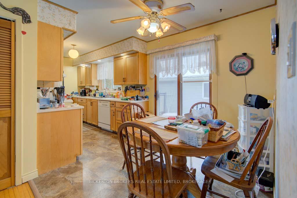 Photo 35 of 11 Ferguson Lane W, Gananoque — HOMEH