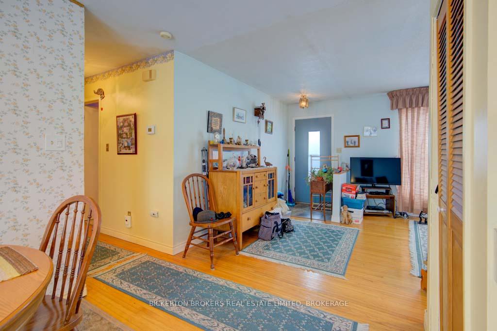Photo 39 of 11 Ferguson Lane W, Gananoque — HOMEH