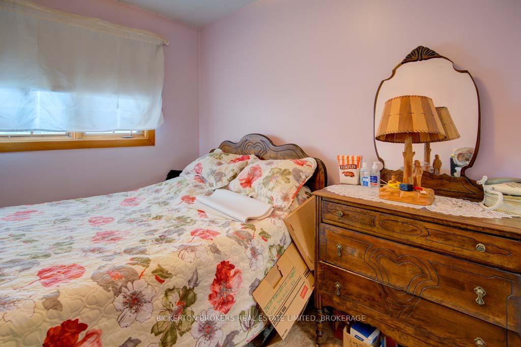 Photo 44 of 11 Ferguson Lane W, Gananoque — HOMEH