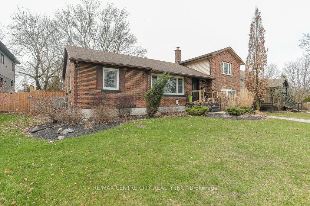 Photo 2 of 143 Centennial Avenue, Central Elgin, Rural Central Elgin — HOMEH