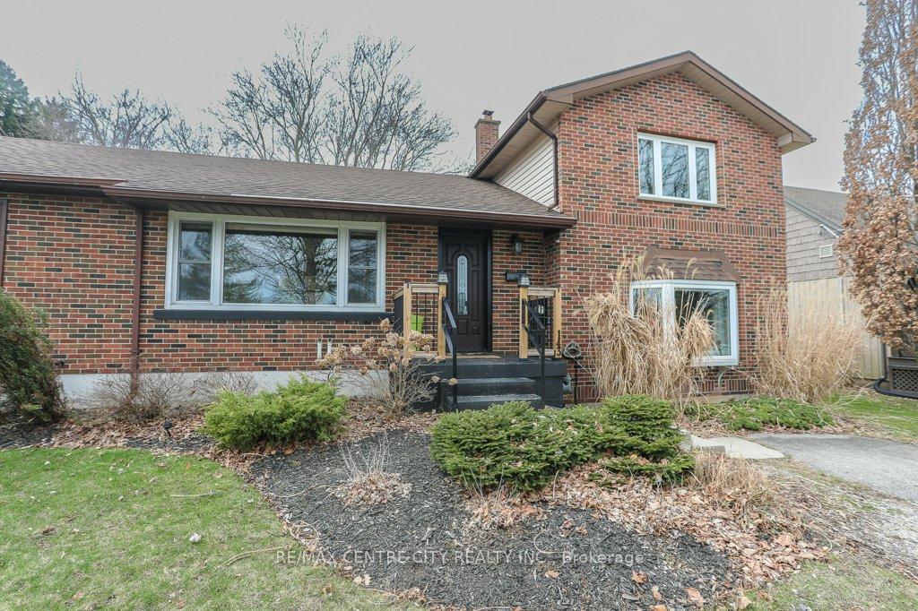Photo 4 of 143 Centennial Avenue, Central Elgin, Rural Central Elgin — HOMEH