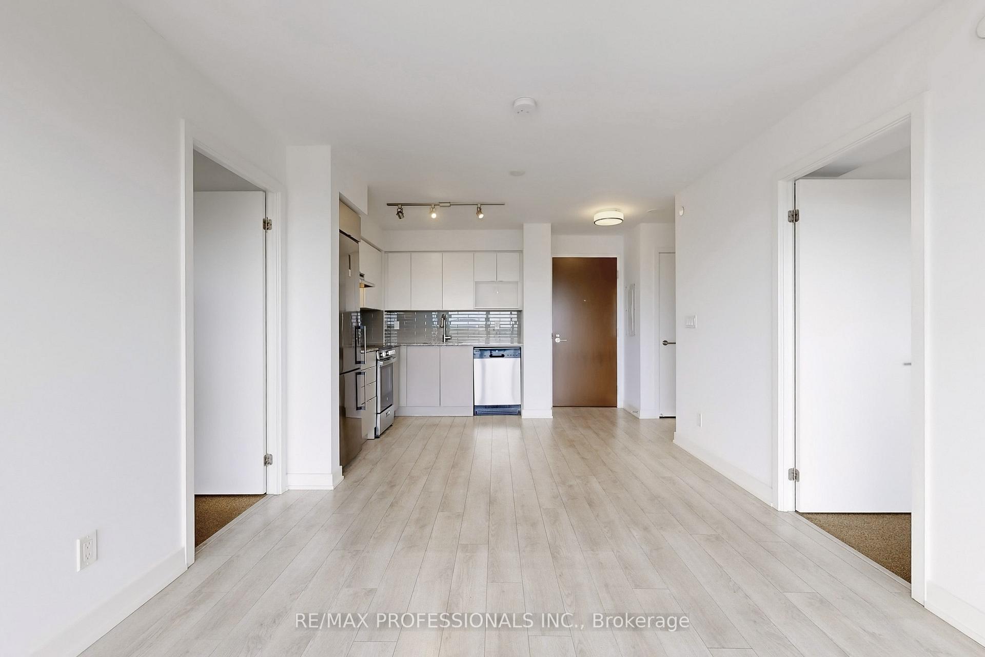 Photo 6 of Unit 613, 120 Varna Drive, Toronto, Englemount-Lawrence — HOMEH