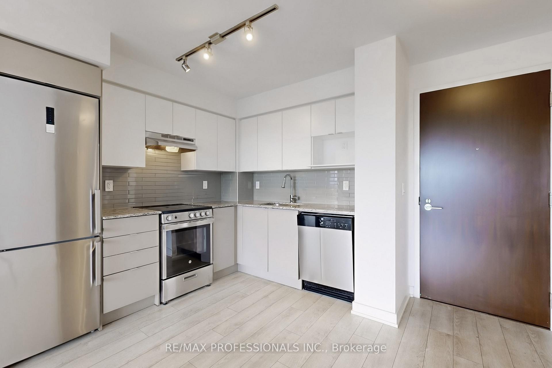 Photo 7 of Unit 613, 120 Varna Drive, Toronto, Englemount-Lawrence — HOMEH