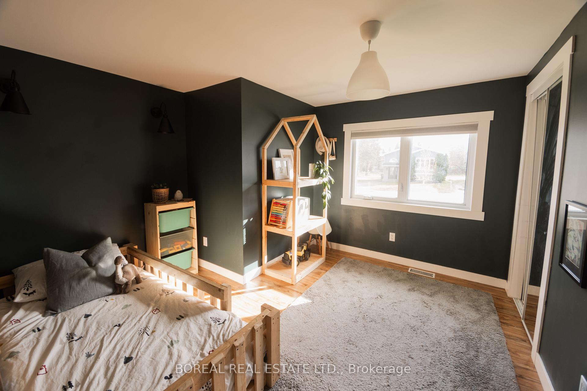 Photo 13 of 43 Huron Road, Cochrane — HOMEH