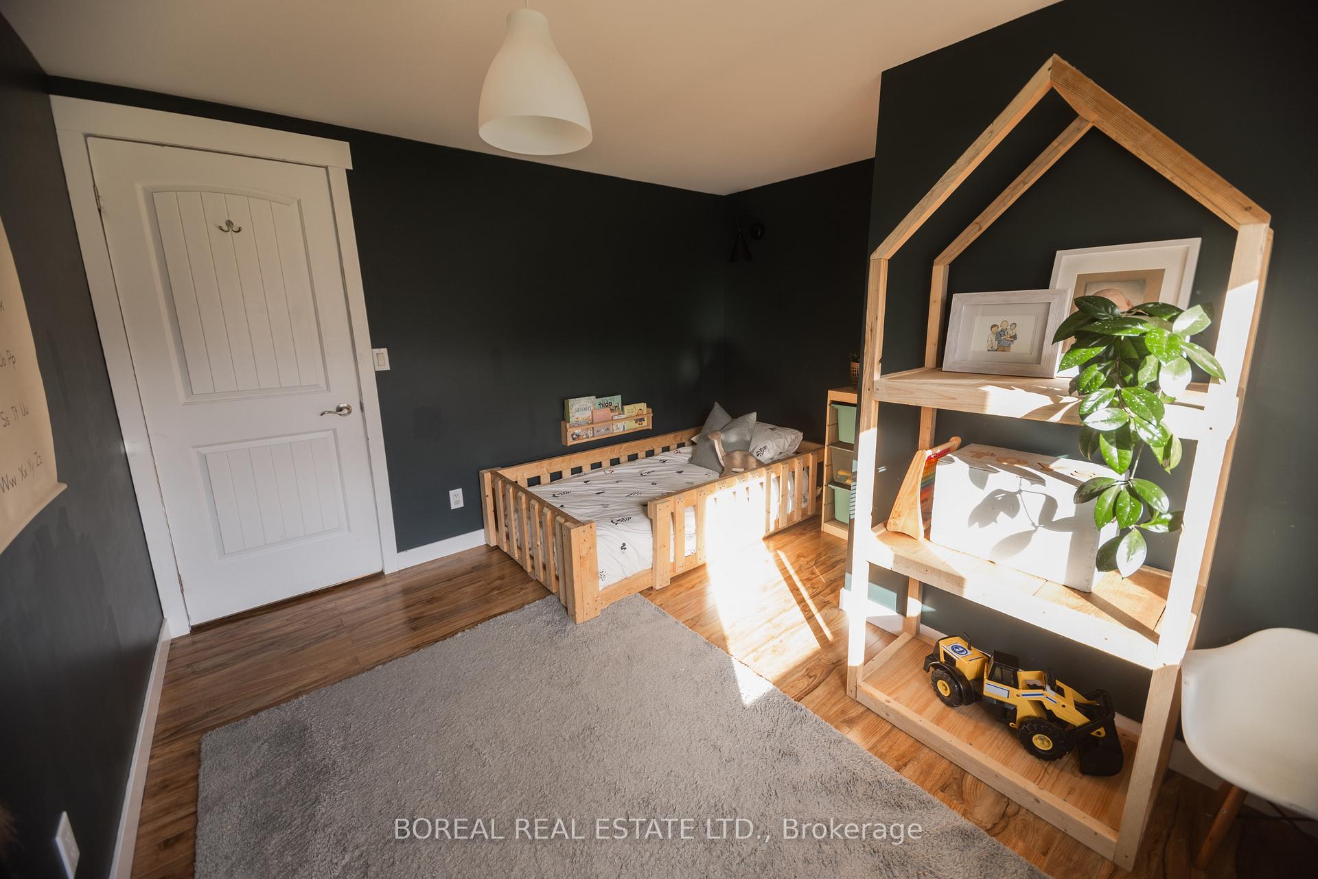 Photo 14 of 43 Huron Road, Cochrane — HOMEH