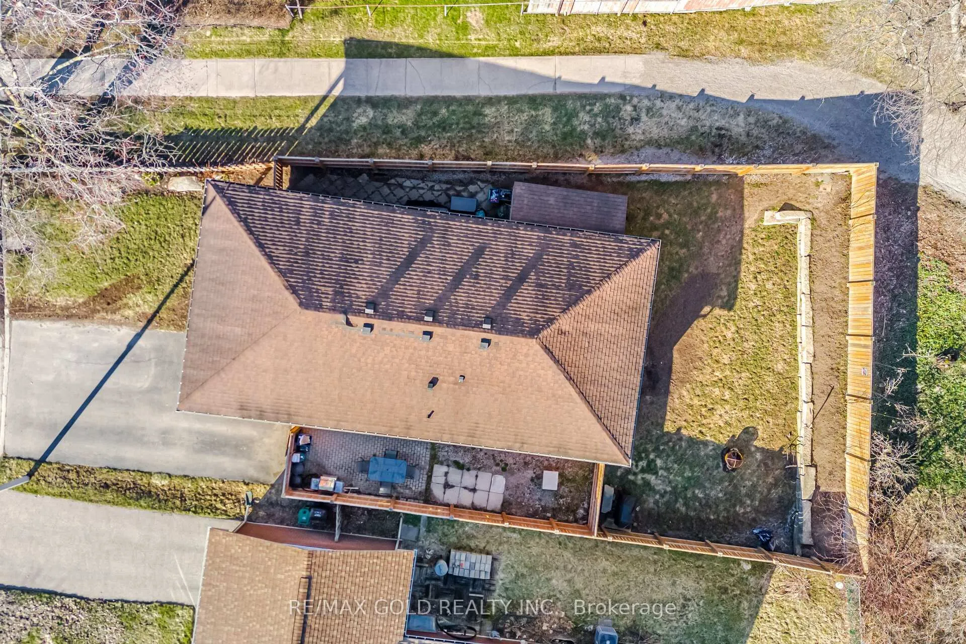 Photo 4 of 114 Arrowhead Crescent, Kitchener — HOMEH