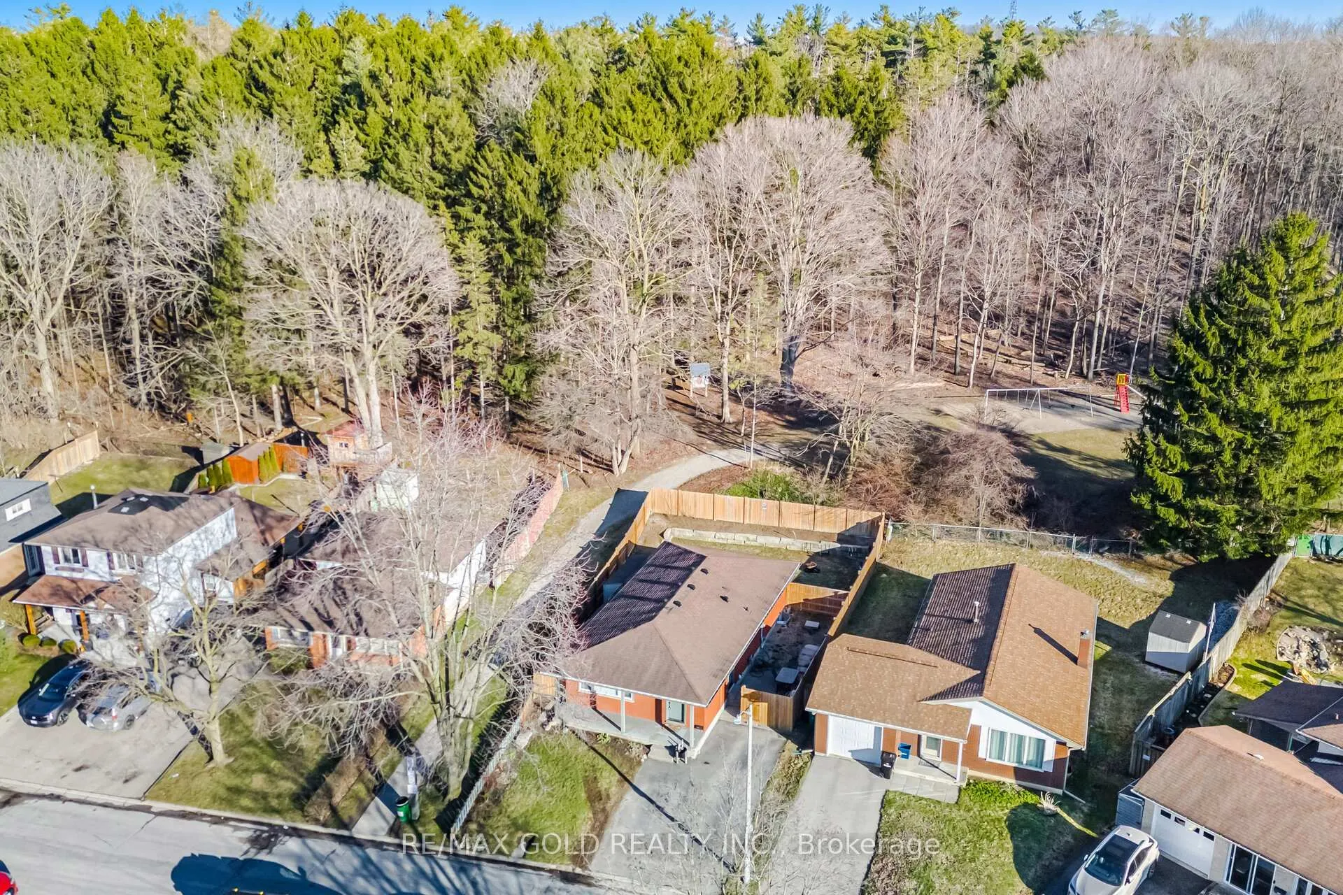 Photo 5 of 114 Arrowhead Crescent, Kitchener — HOMEH