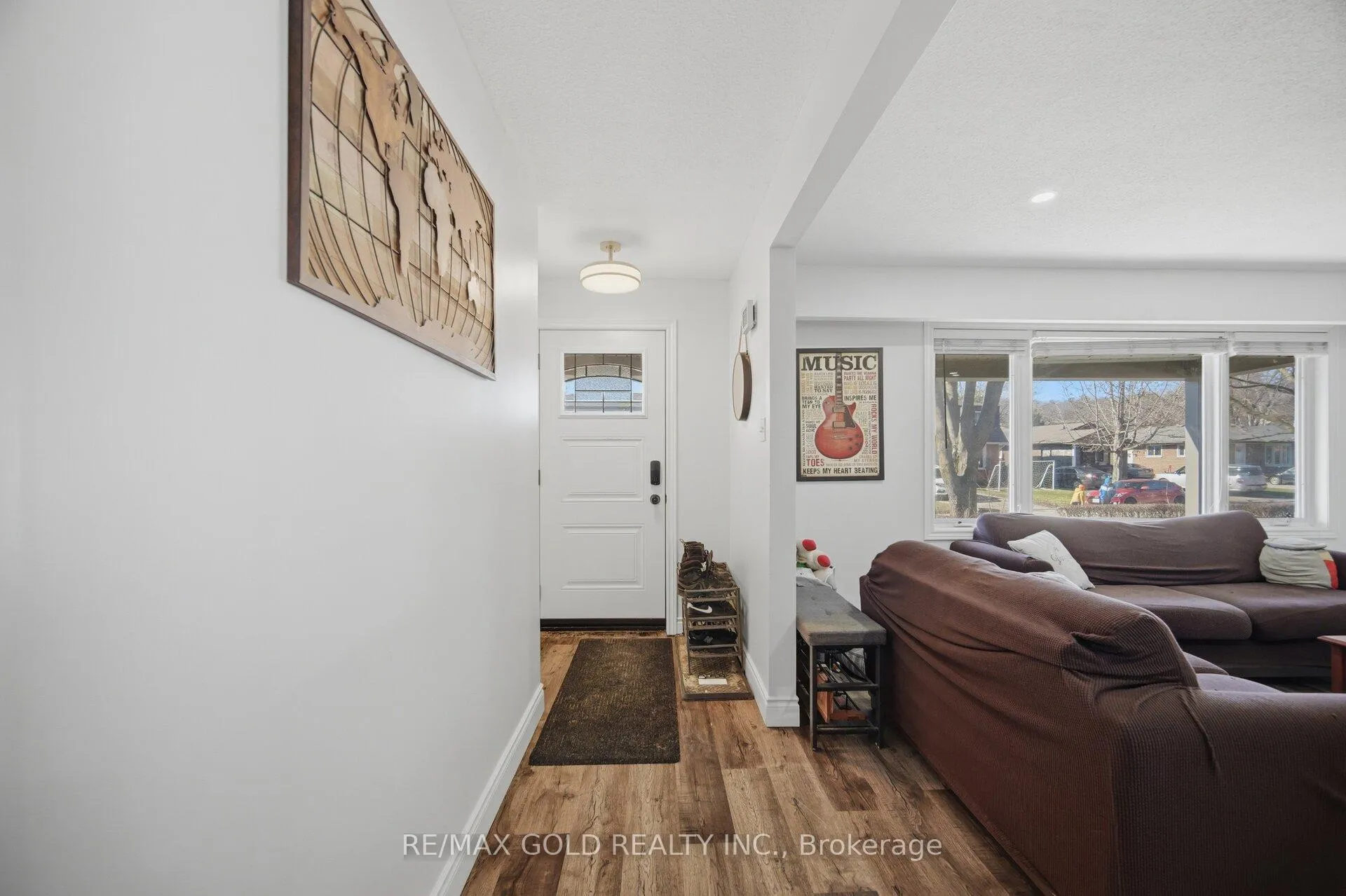 Photo 6 of 114 Arrowhead Crescent, Kitchener — HOMEH