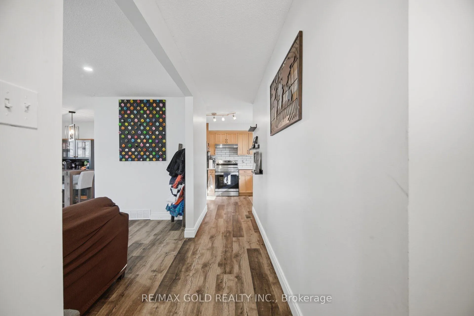 Photo 7 of 114 Arrowhead Crescent, Kitchener — HOMEH