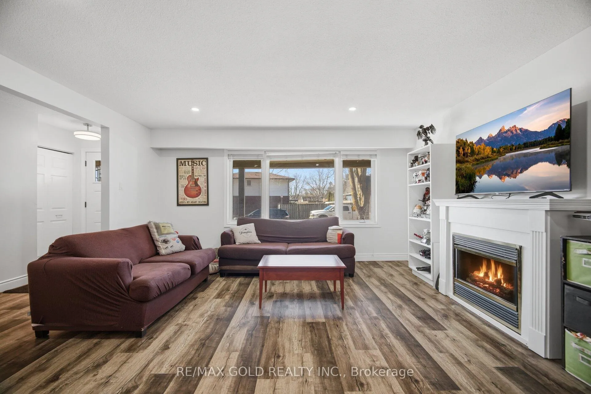 Photo 14 of 114 Arrowhead Crescent, Kitchener — HOMEH