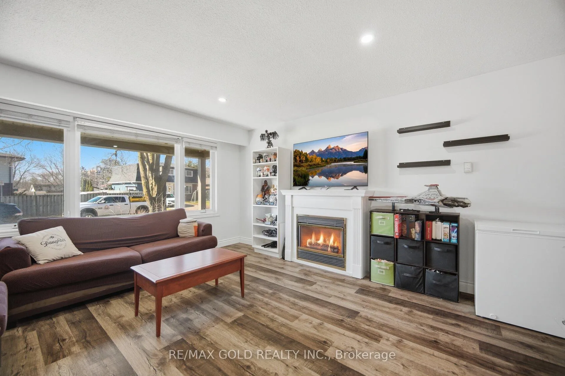 Photo 15 of 114 Arrowhead Crescent, Kitchener — HOMEH