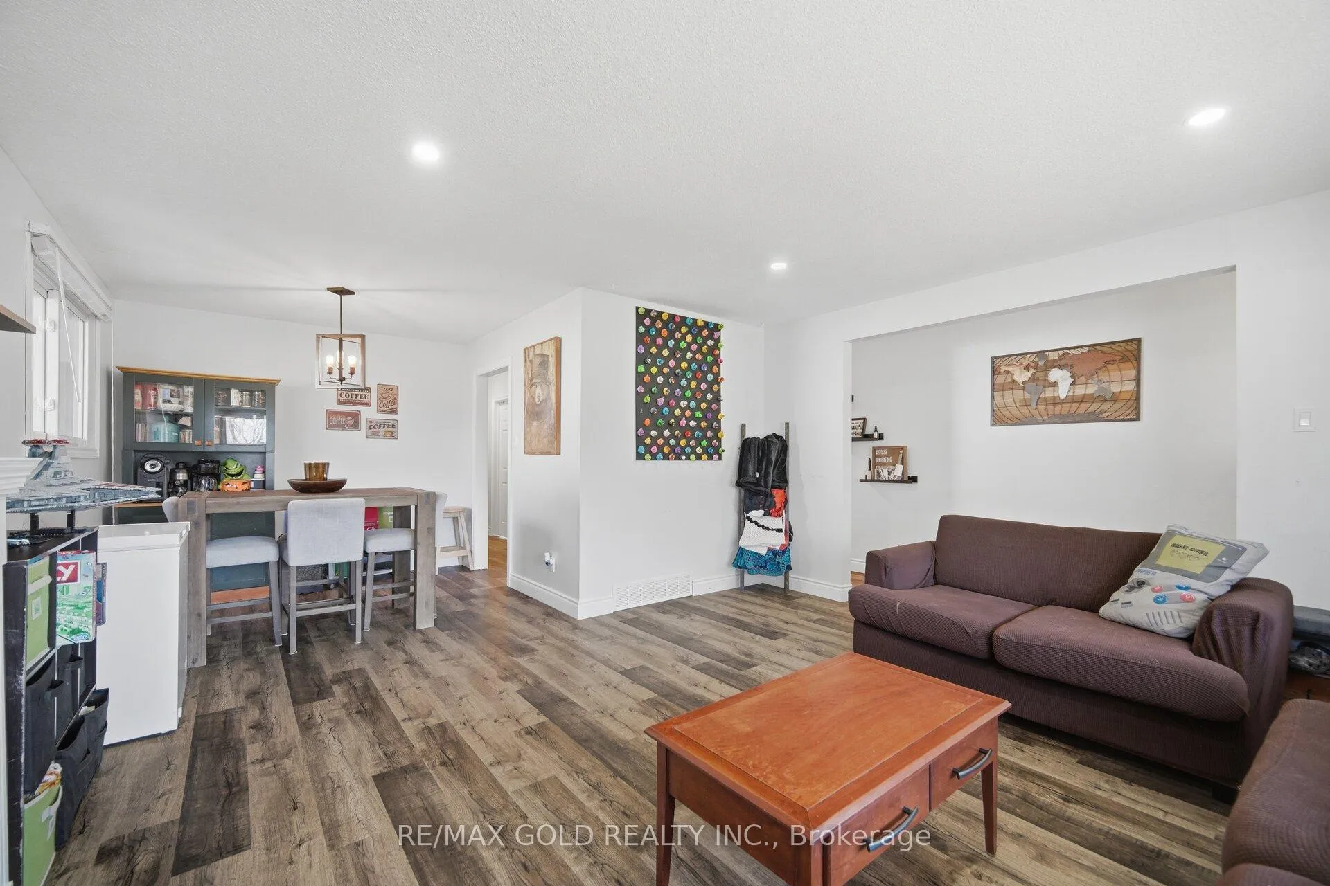 Photo 17 of 114 Arrowhead Crescent, Kitchener — HOMEH