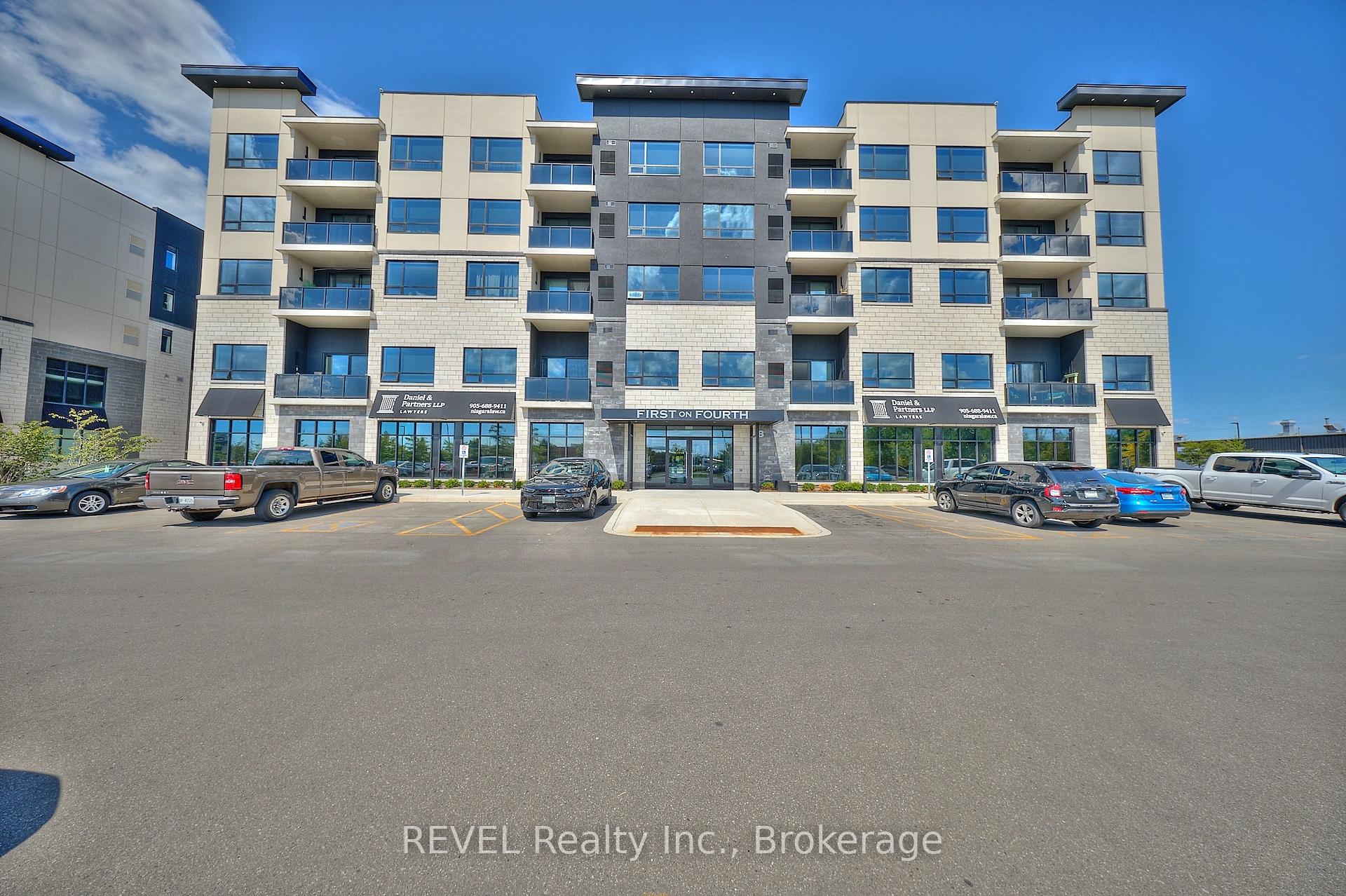 Photo 3 of Unit 504, 300B Fourth Avenue, St. Catharines, Ridley — HOMEH