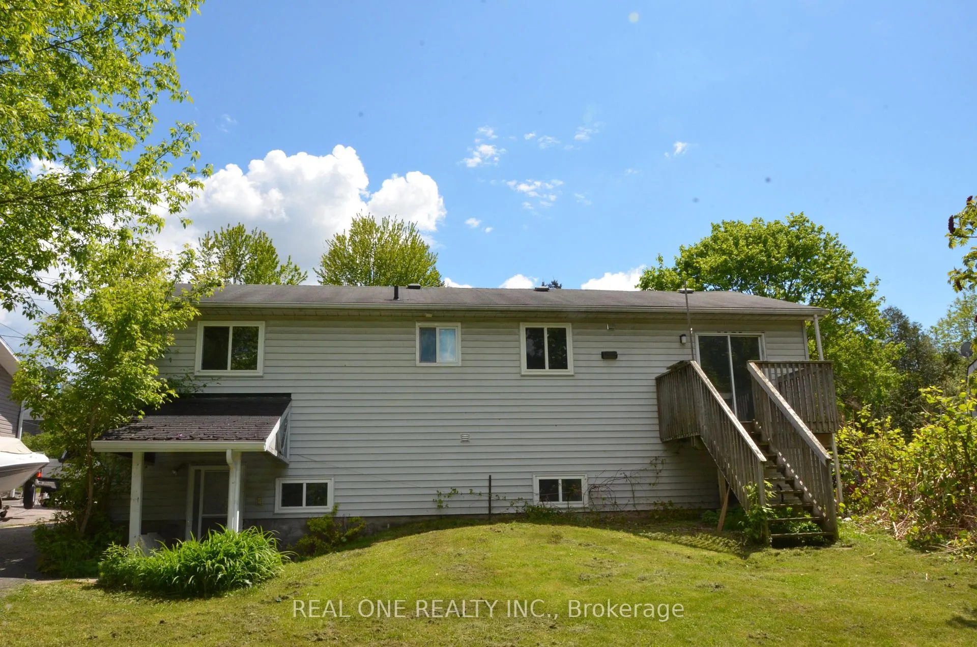 Photo 2 of 216 Foster Drive, Barrie, Painswick North — HOMEH