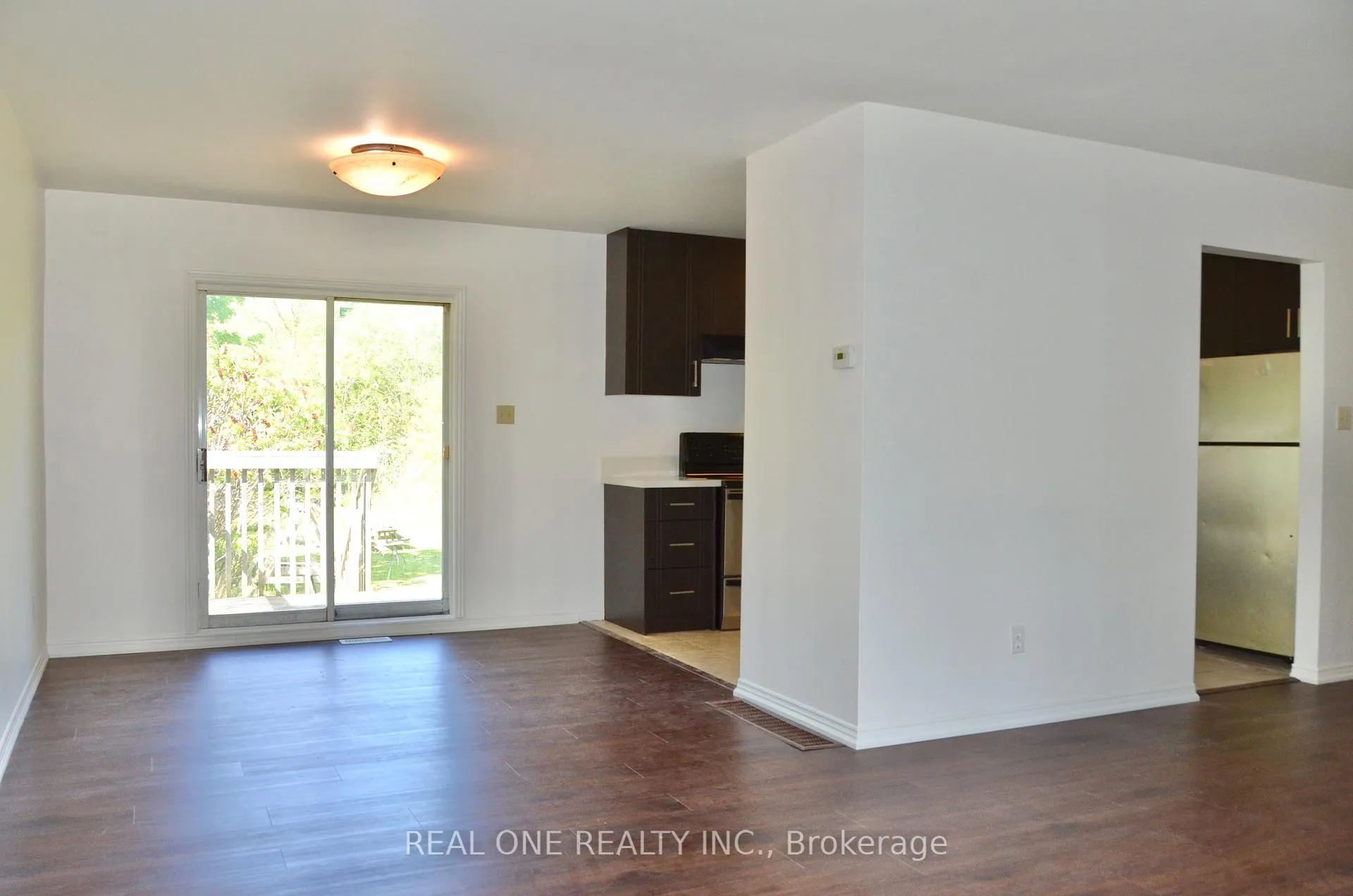 Photo 7 of 216 Foster Drive, Barrie, Painswick North — HOMEH