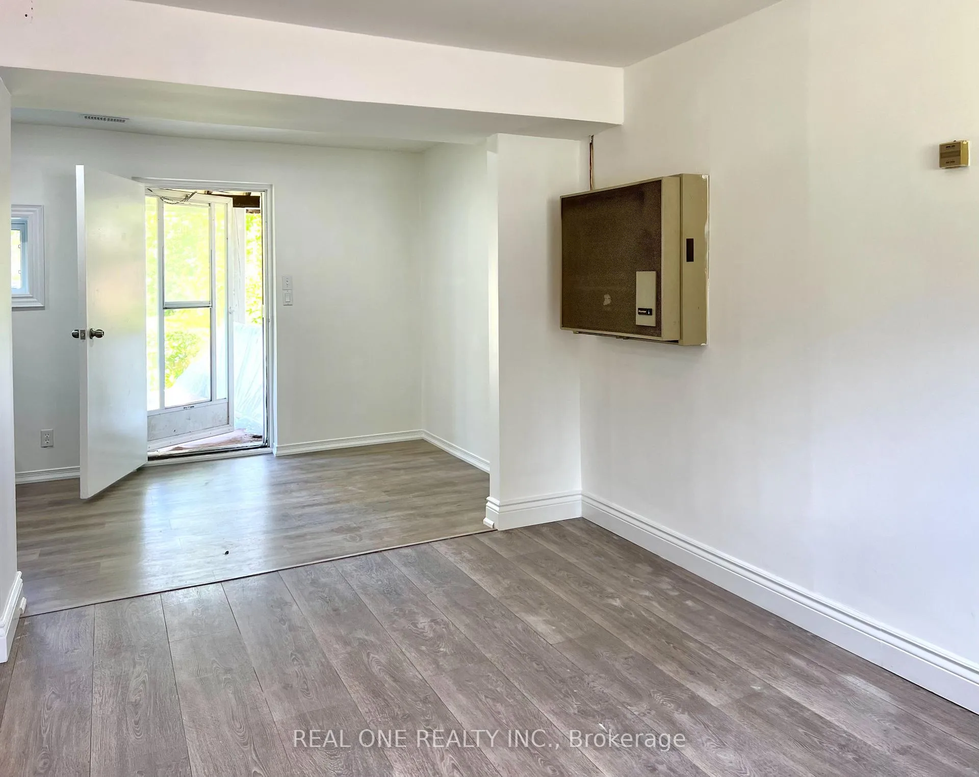Photo 15 of 216 Foster Drive, Barrie, Painswick North — HOMEH
