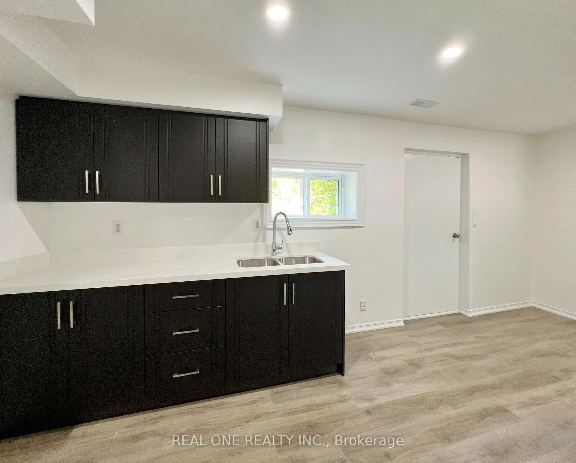 Photo 19 of 216 Foster Drive, Barrie, Painswick North — HOMEH