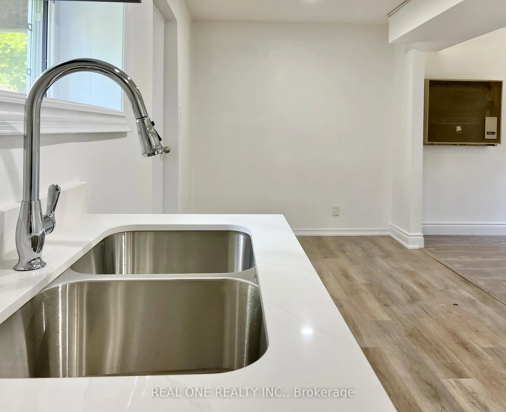 Photo 20 of 216 Foster Drive, Barrie, Painswick North — HOMEH
