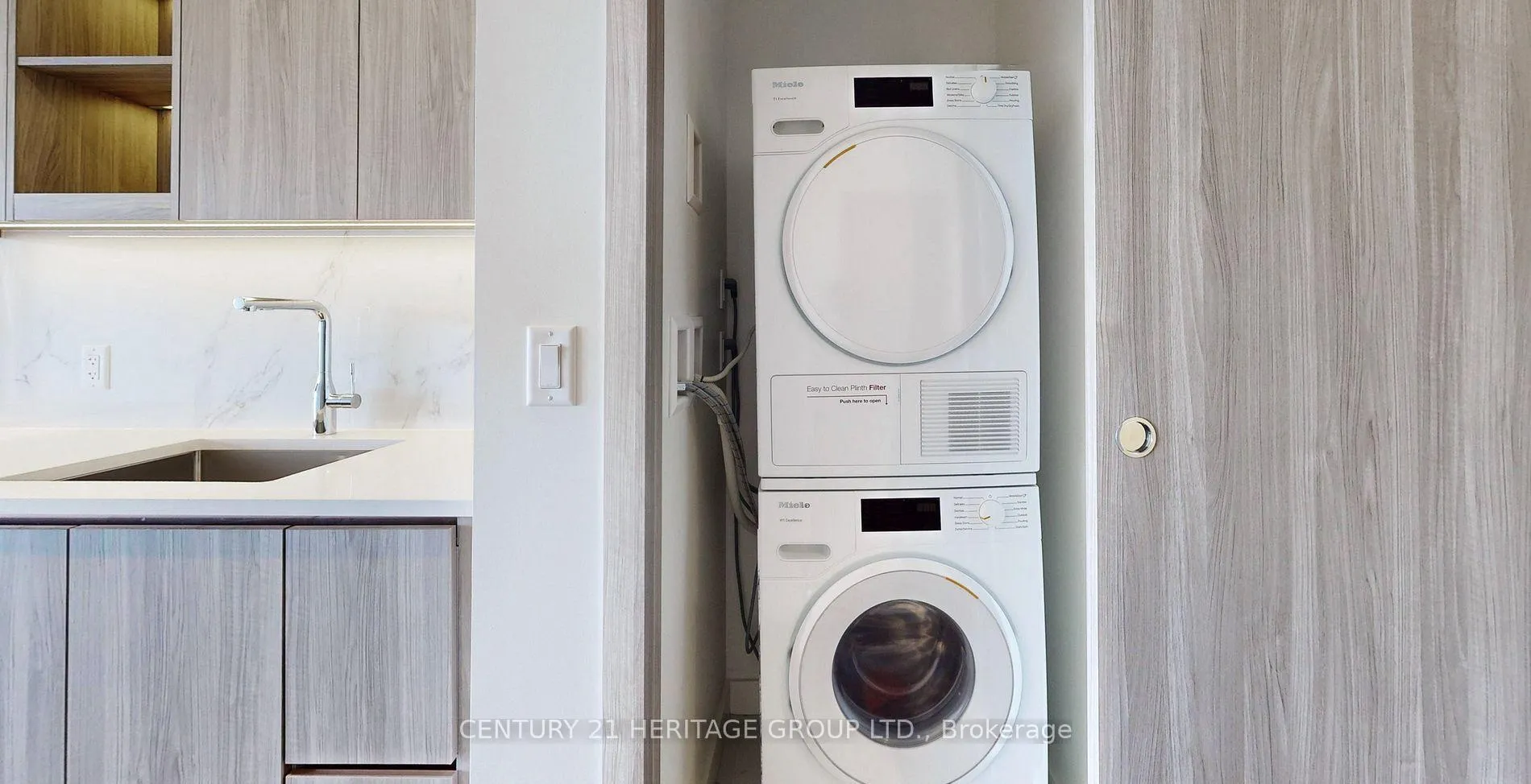 Photo 13 of Unit 1505, 25 McMahon Drive, North York, Bayview Village — HOMEH
