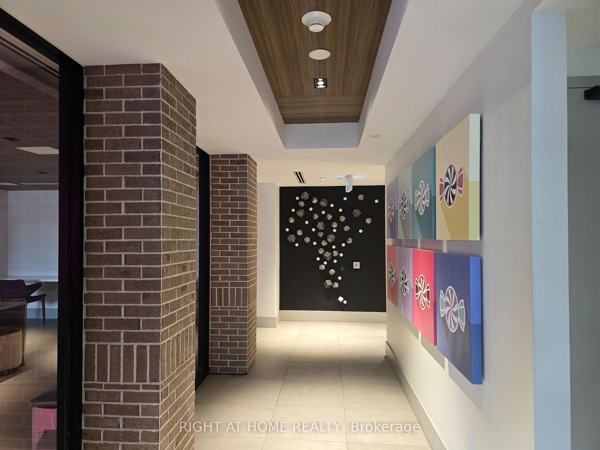 Photo 4 of Unit 522, 600 North Service Road, Hamilton, Lakeshore — HOMEH