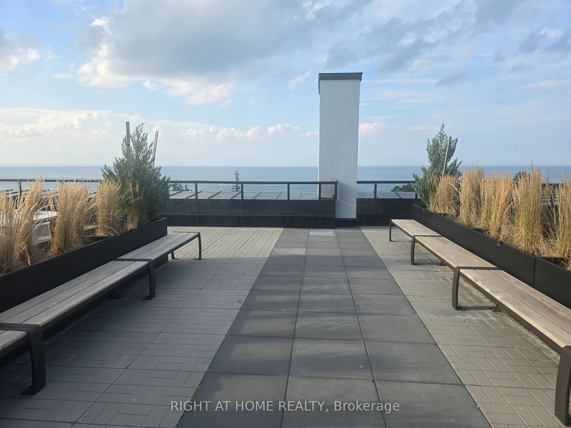 Photo 25 of Unit 522, 600 North Service Road, Hamilton, Lakeshore — HOMEH