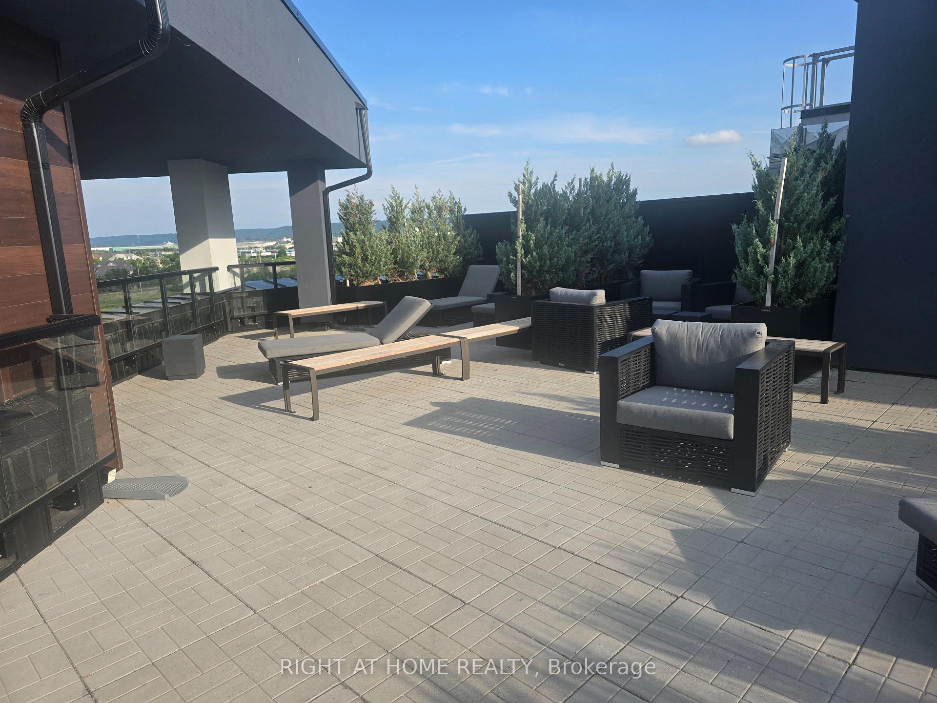 Photo 26 of Unit 522, 600 North Service Road, Hamilton, Lakeshore — HOMEH