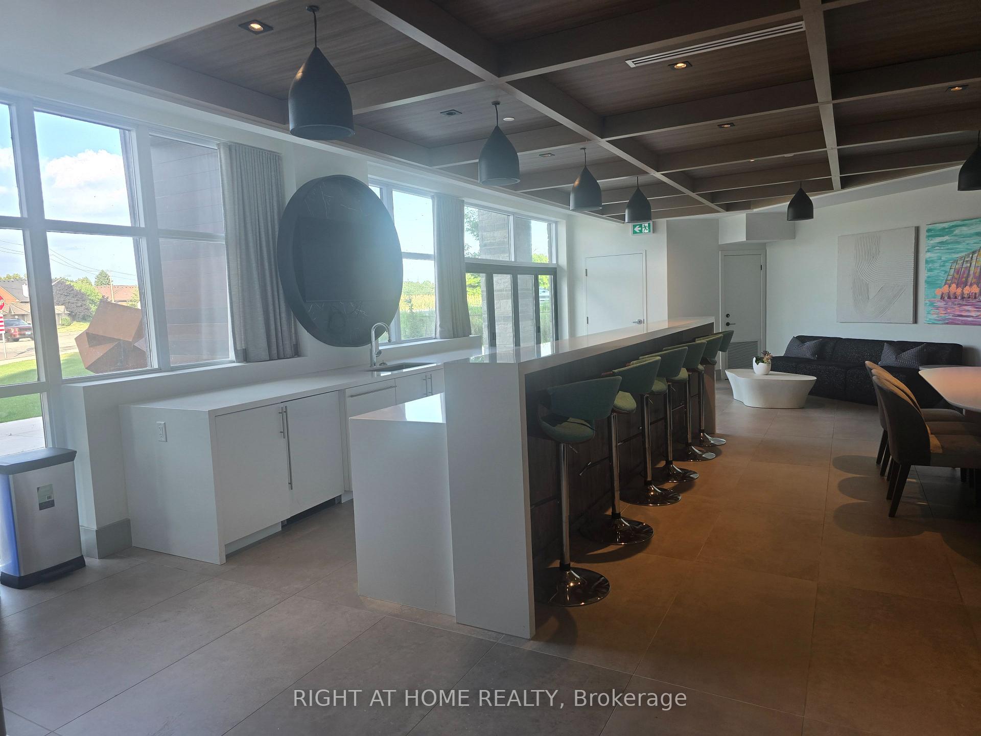 Photo 28 of Unit 522, 600 North Service Road, Hamilton, Lakeshore — HOMEH