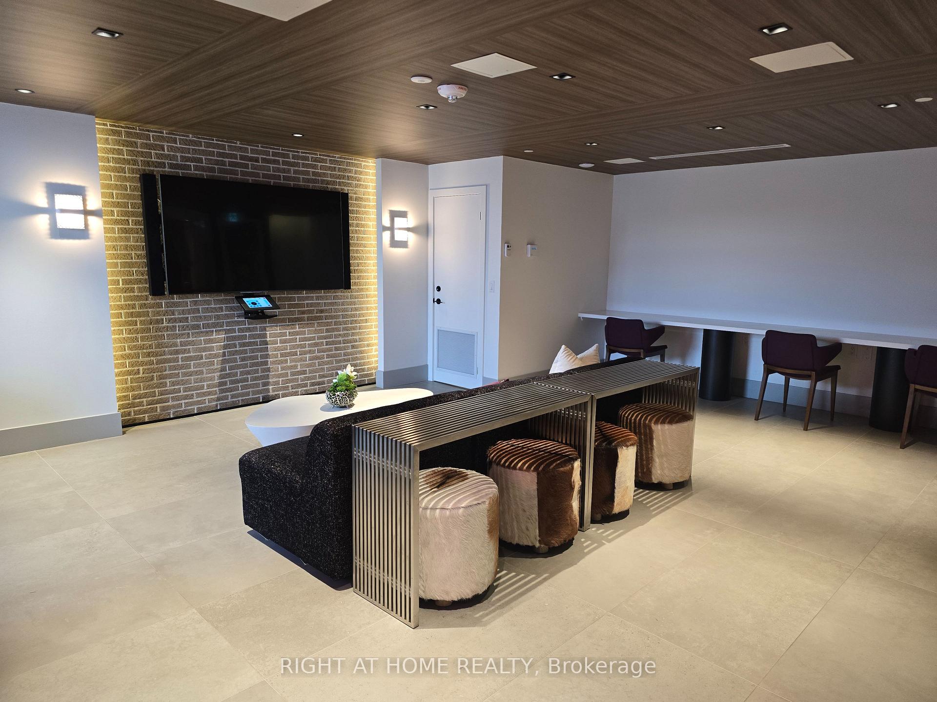 Photo 30 of Unit 522, 600 North Service Road, Hamilton, Lakeshore — HOMEH