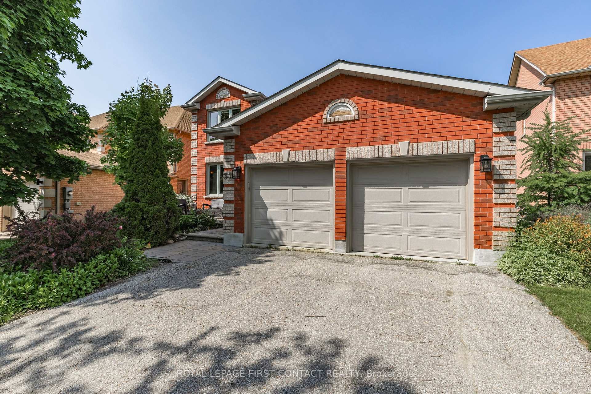 Photo 2 of 32 Falling Brook Drive, Barrie, Bayshore — HOMEH