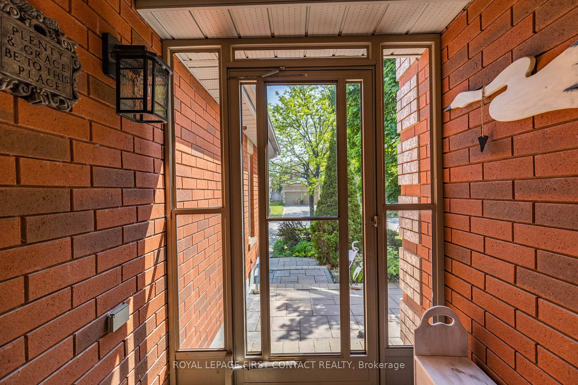 Photo 5 of 32 Falling Brook Drive, Barrie, Bayshore — HOMEH