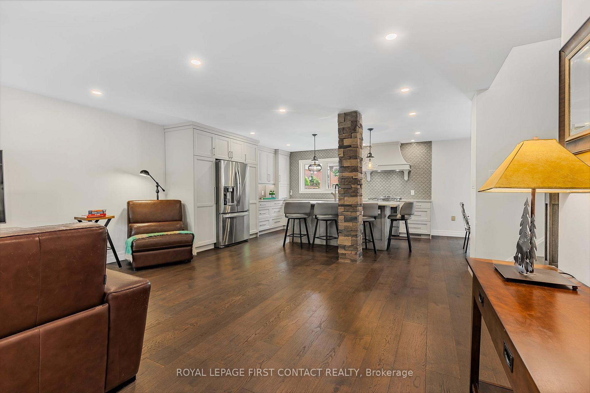 Photo 9 of 32 Falling Brook Drive, Barrie, Bayshore — HOMEH