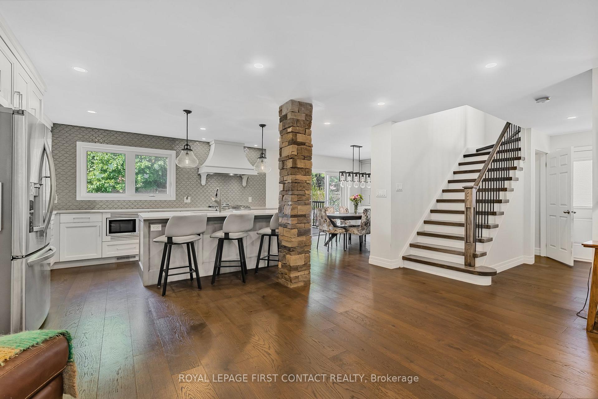 Photo 11 of 32 Falling Brook Drive, Barrie, Bayshore — HOMEH