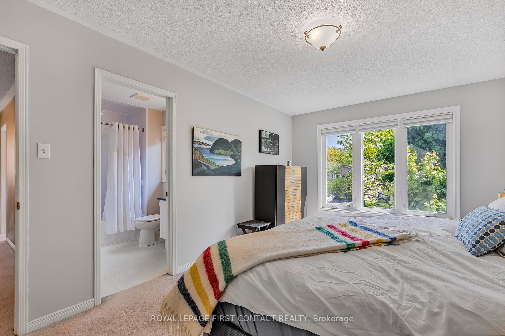 Photo 21 of 32 Falling Brook Drive, Barrie, Bayshore — HOMEH