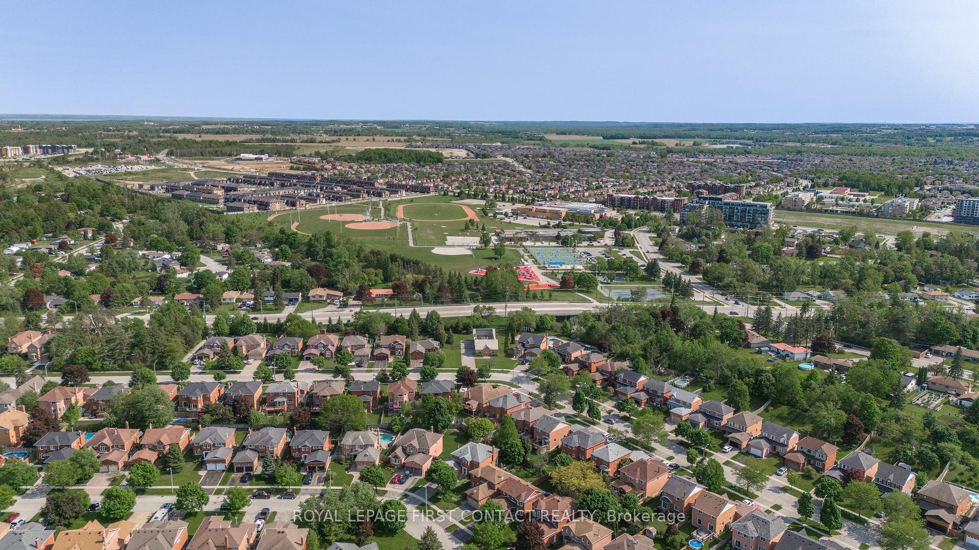 Photo 44 of 32 Falling Brook Drive, Barrie, Bayshore — HOMEH