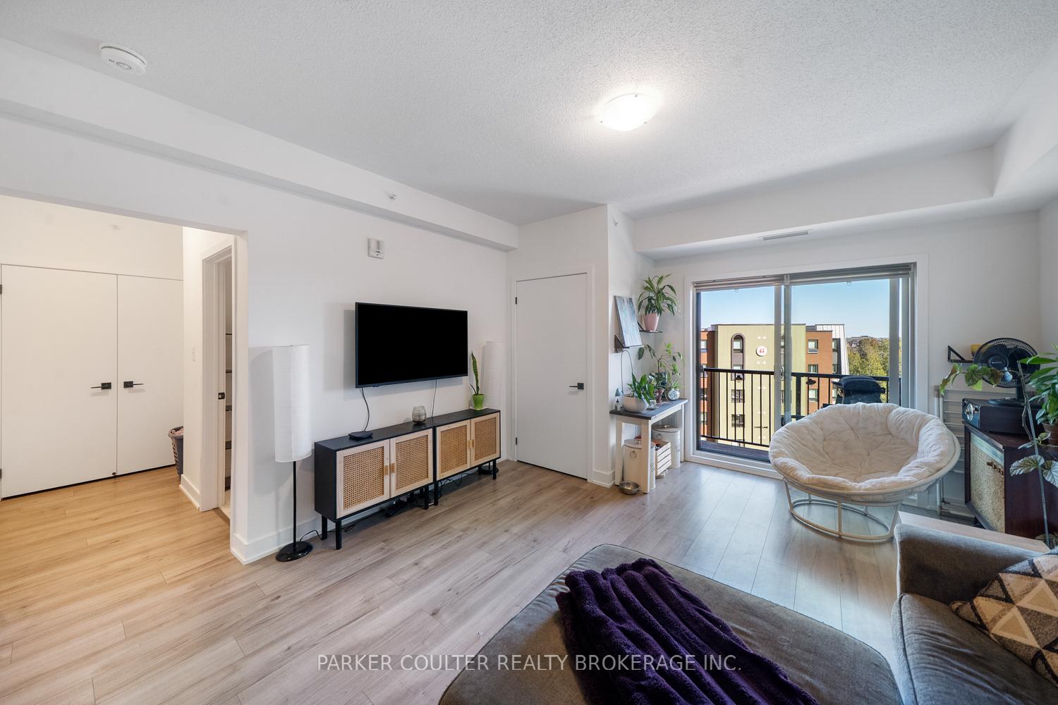 Photo 5 of Unit 507, 8 Culinary Lane, Barrie, Rural Barrie Southeast — HOMEH