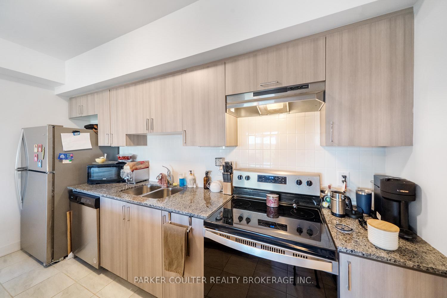 Photo 10 of Unit 507, 8 Culinary Lane, Barrie, Rural Barrie Southeast — HOMEH