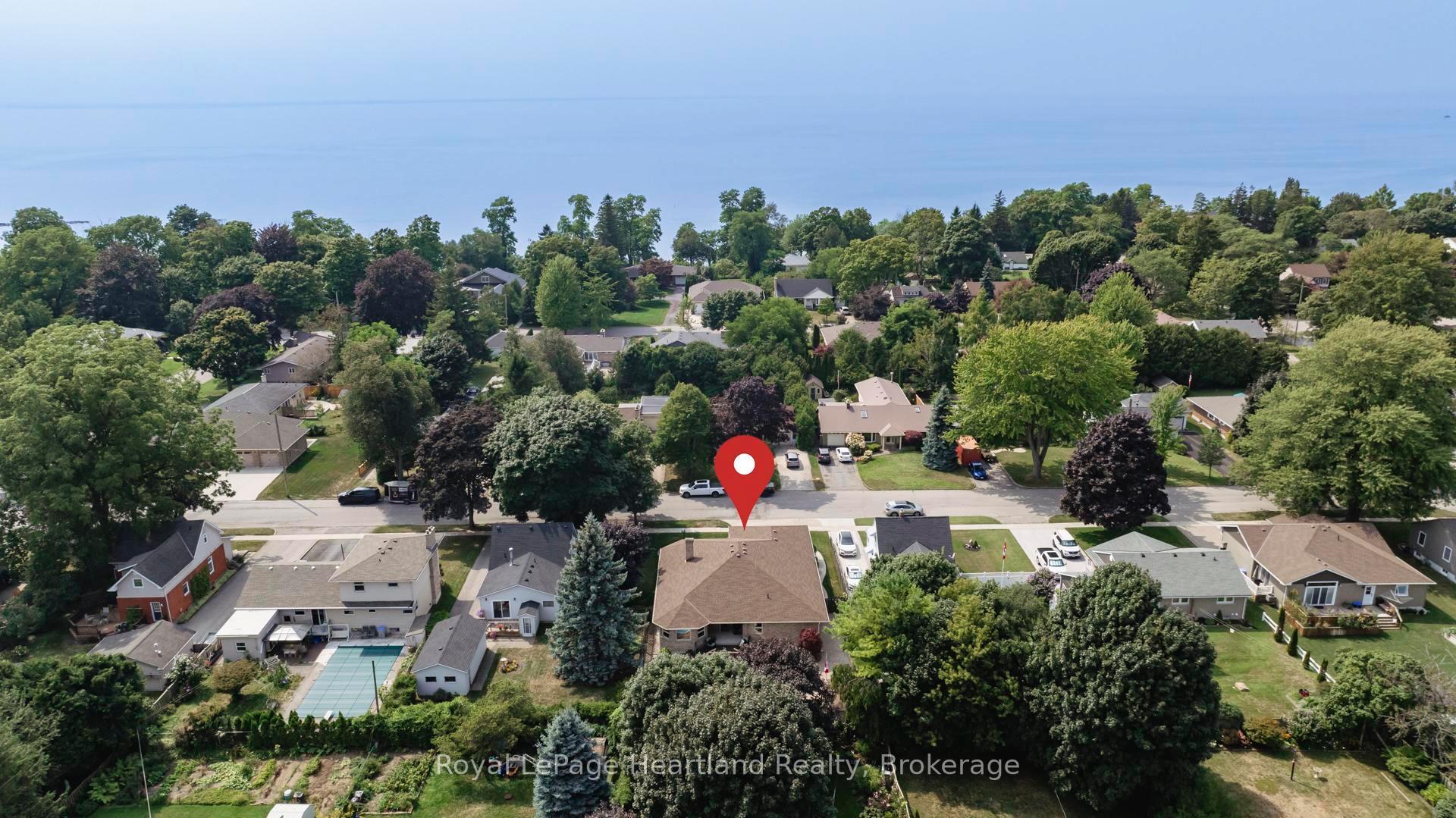 Photo 3 of 197 Warren Street, Goderich, Goderich (Town) — HOMEH