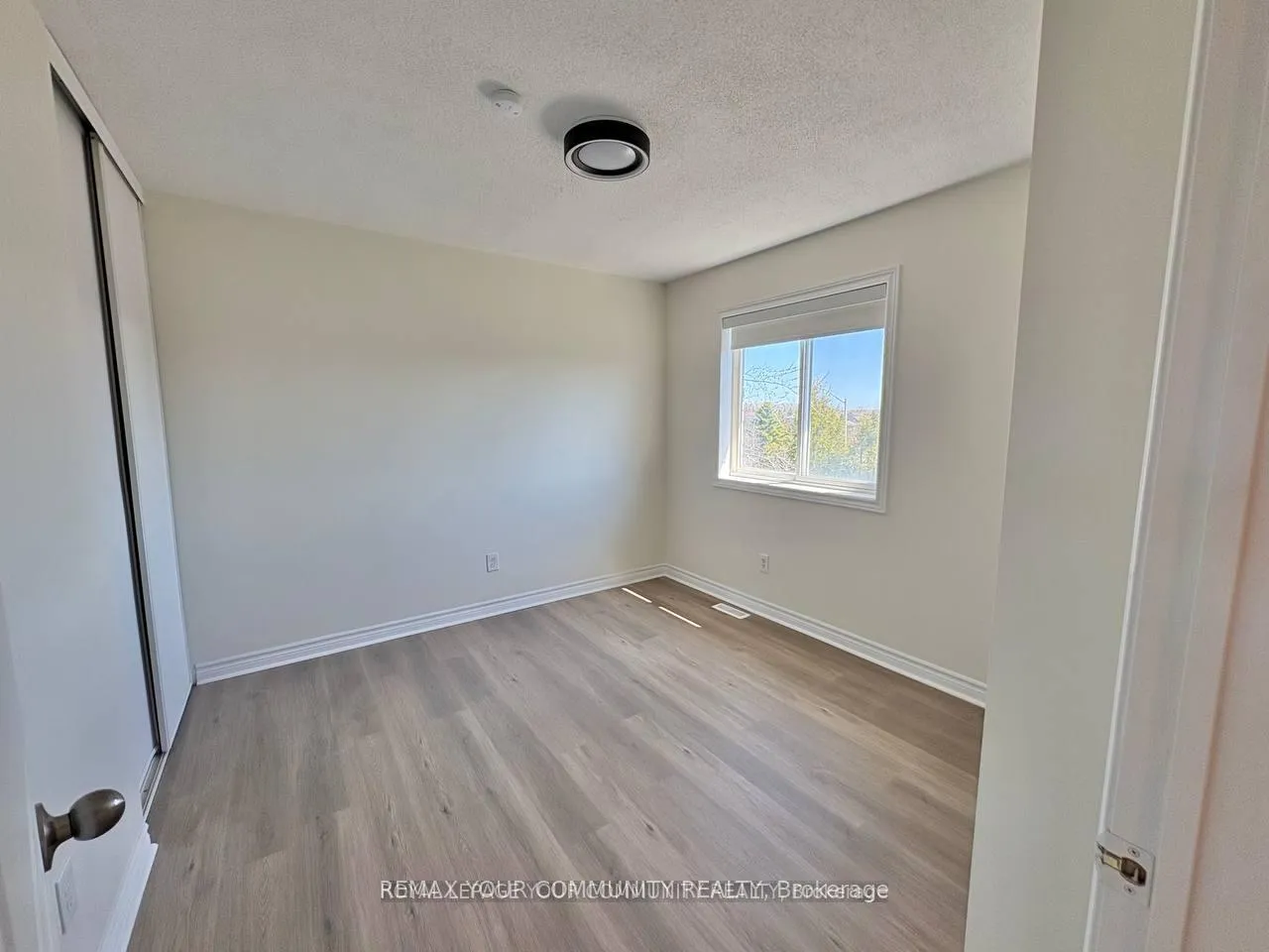 Photo 13 of 52 Stanley Street, Barrie, East Bayfield — HOMEH