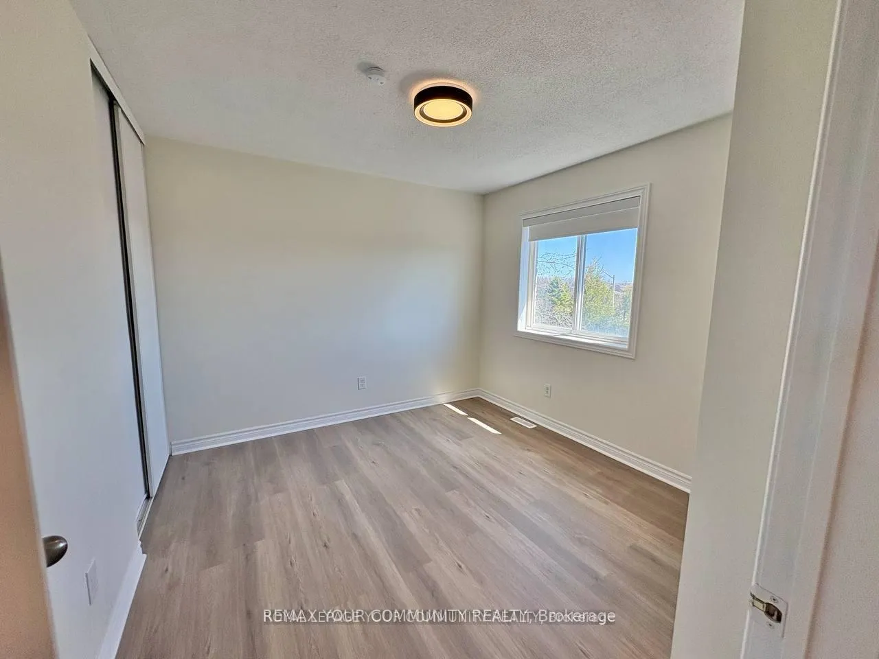 Photo 17 of 52 Stanley Street, Barrie, East Bayfield — HOMEH