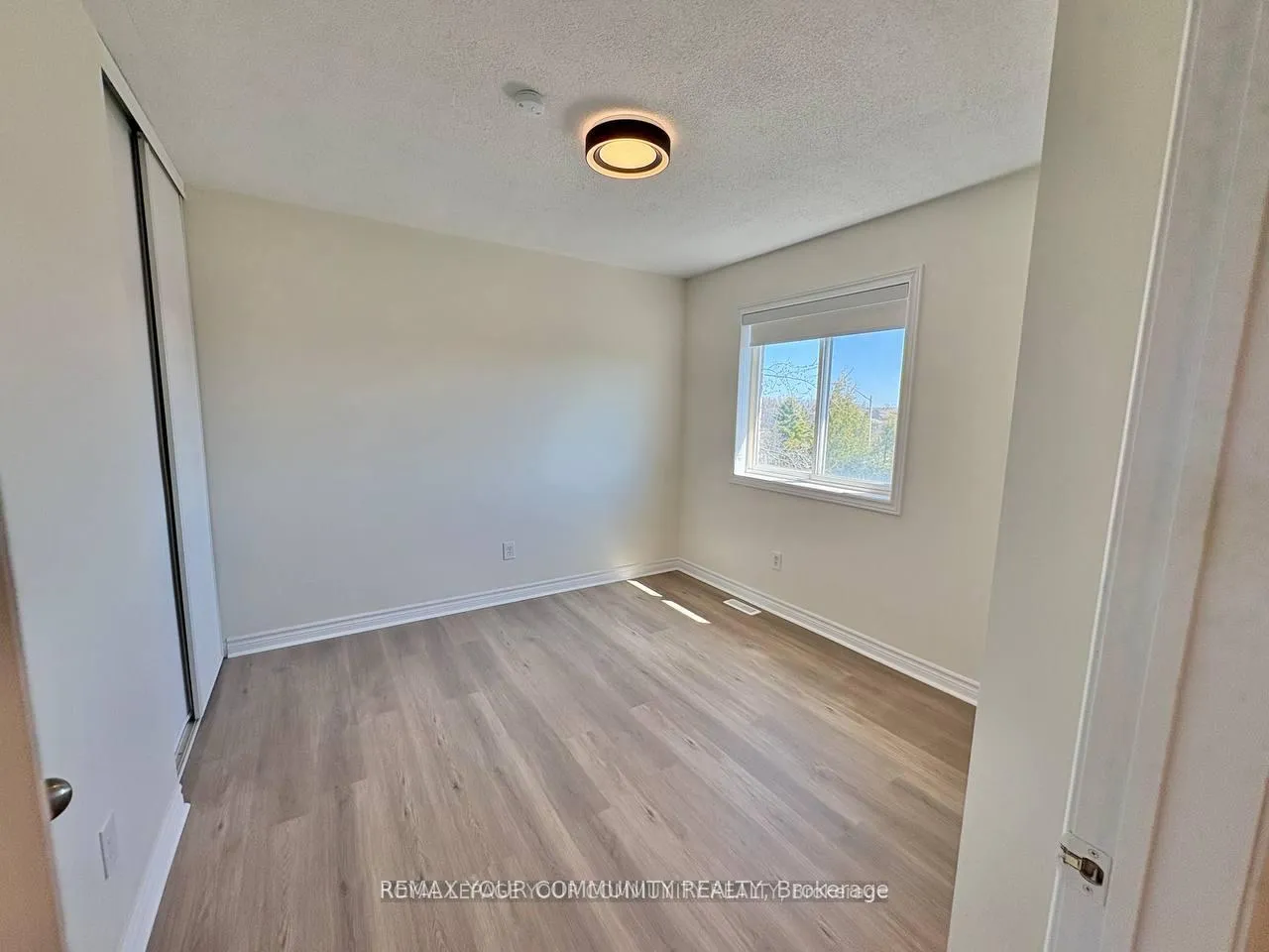 Photo 22 of 52 Stanley Street, Barrie, East Bayfield — HOMEH