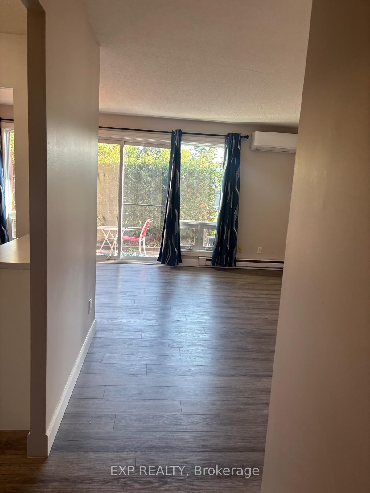 Photo 23 of Unit 3, 158 Mcarthur Avenue, Ottawa, Vanier — HOMEH