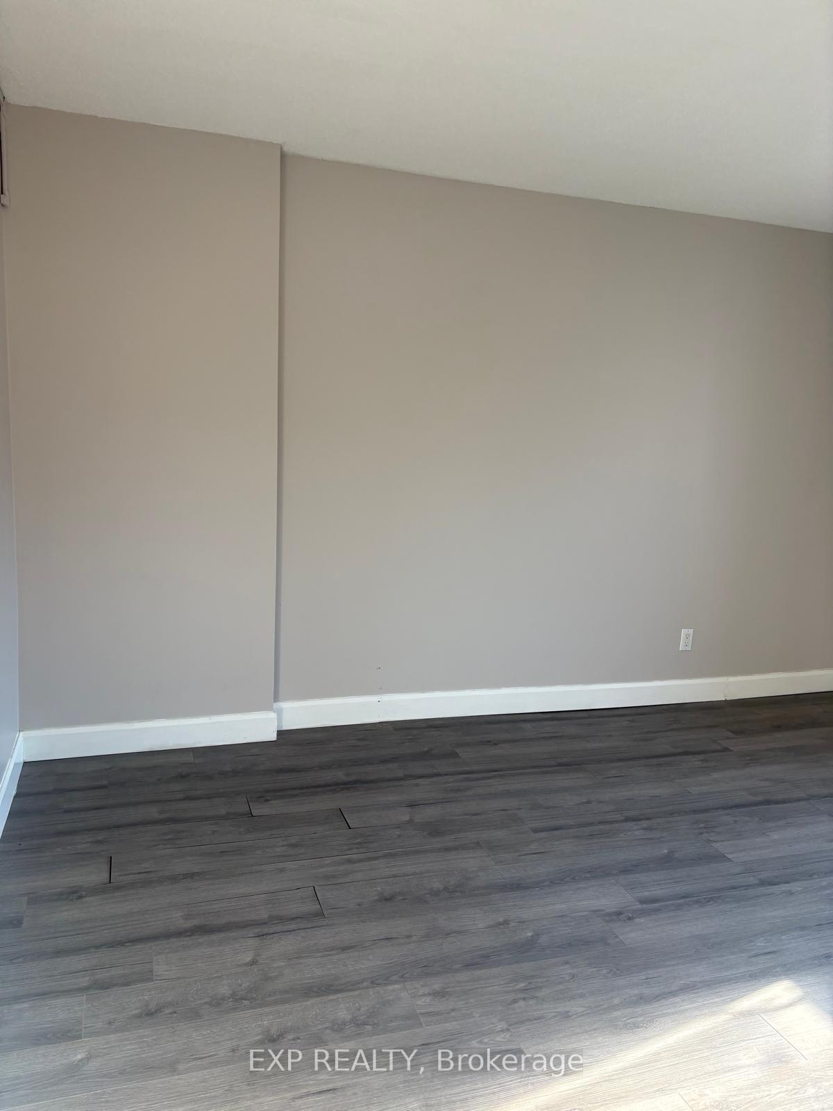 Photo 26 of Unit 3, 158 Mcarthur Avenue, Ottawa, Vanier — HOMEH