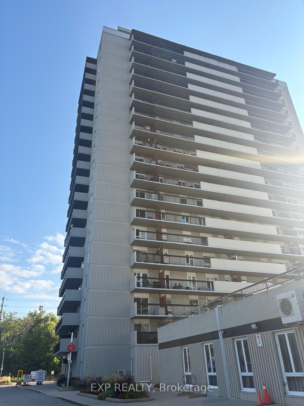 Photo 1 of Unit 3, 158 Mcarthur Avenue, Ottawa, Vanier — HOMEH
