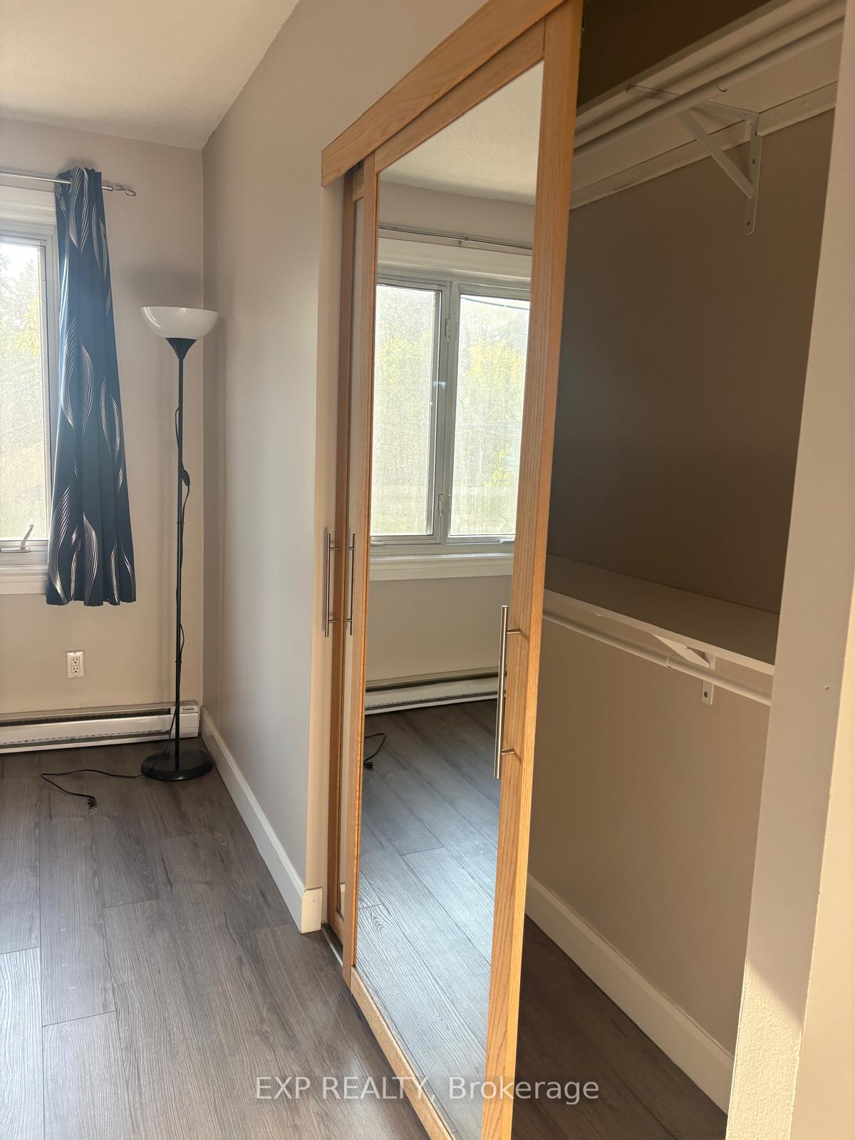 Photo 12 of Unit 3, 158 Mcarthur Avenue, Ottawa, Vanier — HOMEH